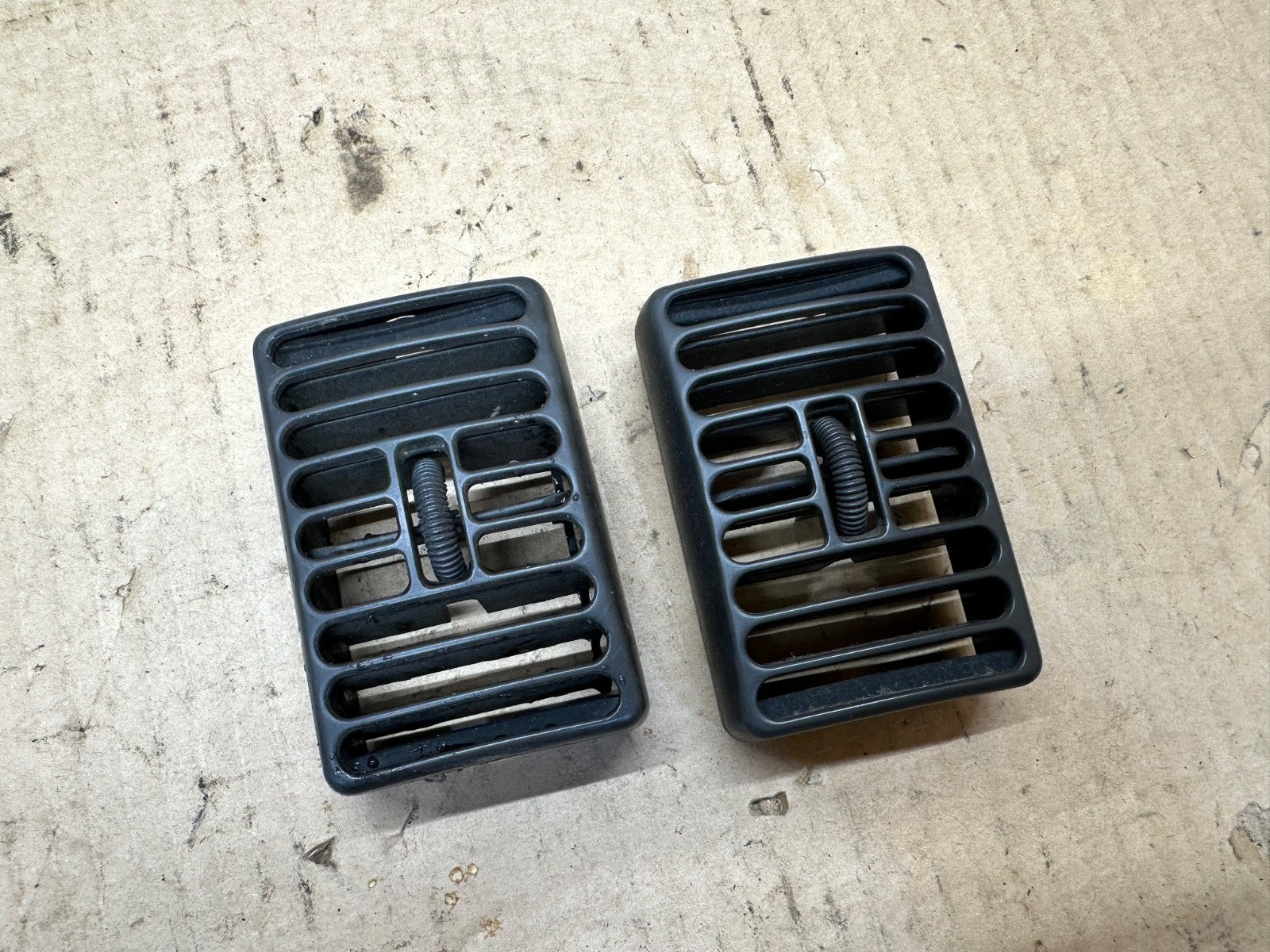 Grey 97-06 TJ Jeep Wrangler HVAC Dash AIR VENT Panel A/C Heat Left Right PAIR AC