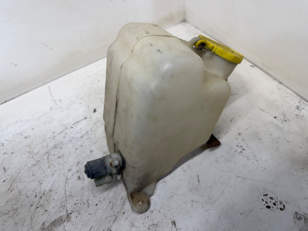 97-02 Jeep TJ Wrangler Single Pump Windshield Washer Reservoir Sprayer Tank OEM