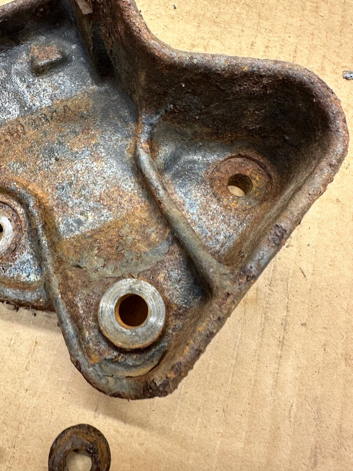 00-06 TJ Jeep Wrangler 4.0 Engine Motor Mount Bracket Left Drivers 52059284AC OE