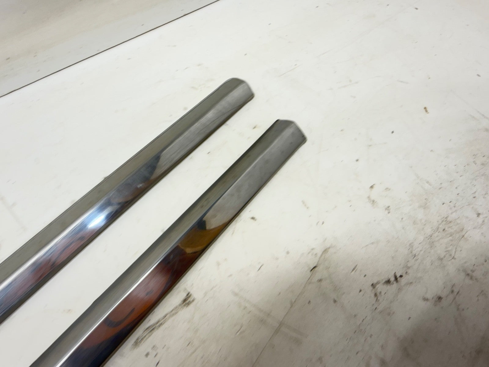 63-79 Cherokee Wagoneer Stainless Chrome Trim Rear Passenger Fender Hood Back